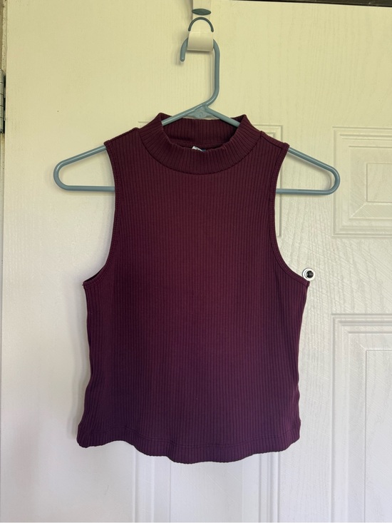 Old Navy Tops - 2 for $10 sale: Old navy burgundy wine ribbed mock neck cropped tank top - M